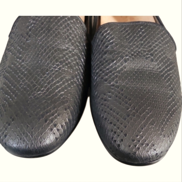 Vionic Willa II Women's Slip On Black Metal Snakeskin Flats Loafers Size 5 - Picture 8 of 8